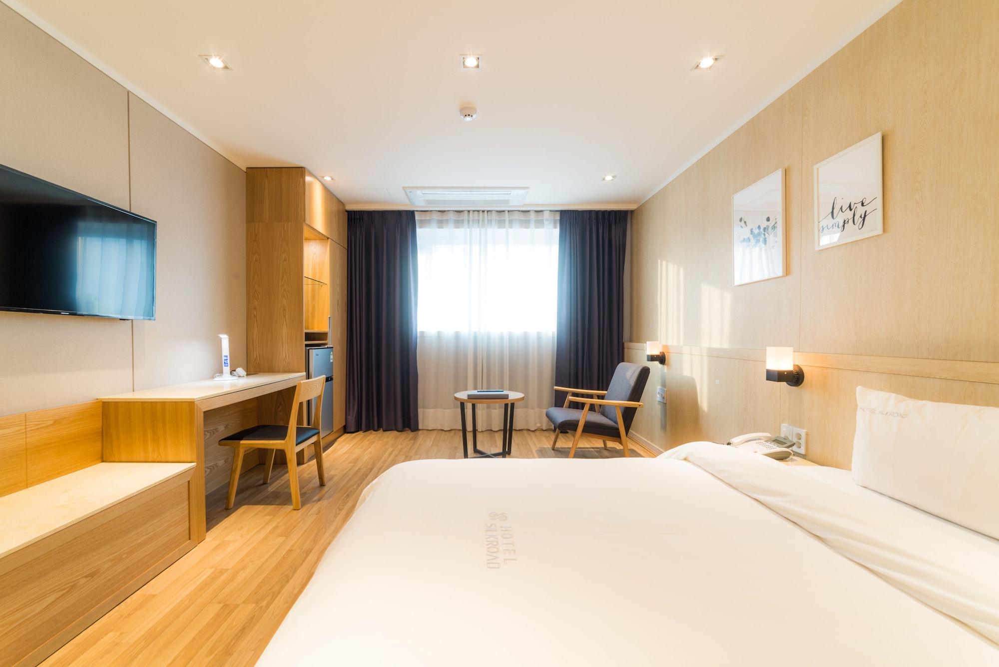 Reborn Suwon Silkroad Hotel Εξωτερικό φωτογραφία
