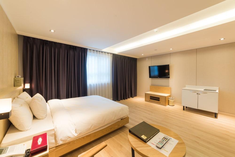 Reborn Suwon Silkroad Hotel Εξωτερικό φωτογραφία