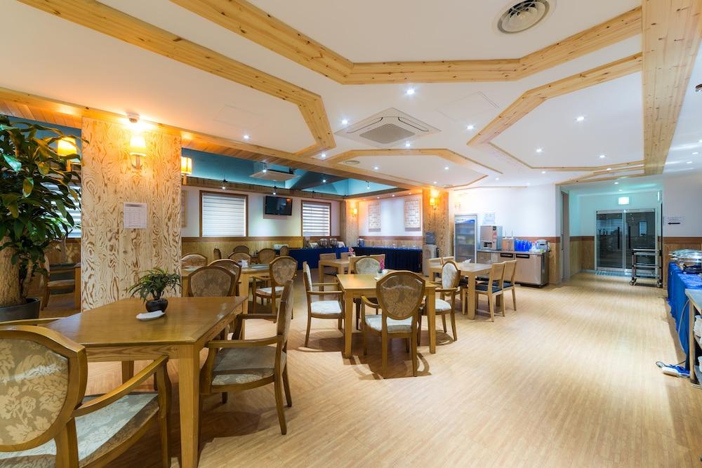 Reborn Suwon Silkroad Hotel Εξωτερικό φωτογραφία