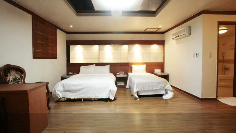 Reborn Suwon Silkroad Hotel Εξωτερικό φωτογραφία