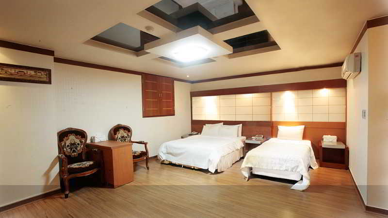Reborn Suwon Silkroad Hotel Εξωτερικό φωτογραφία