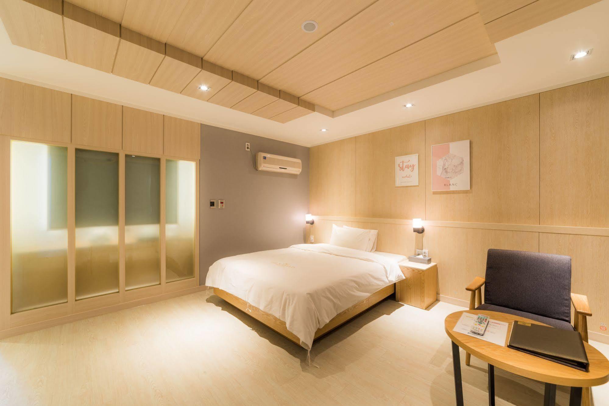 Reborn Suwon Silkroad Hotel Εξωτερικό φωτογραφία
