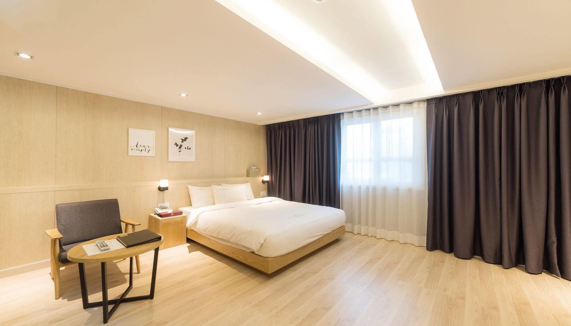 Reborn Suwon Silkroad Hotel Εξωτερικό φωτογραφία