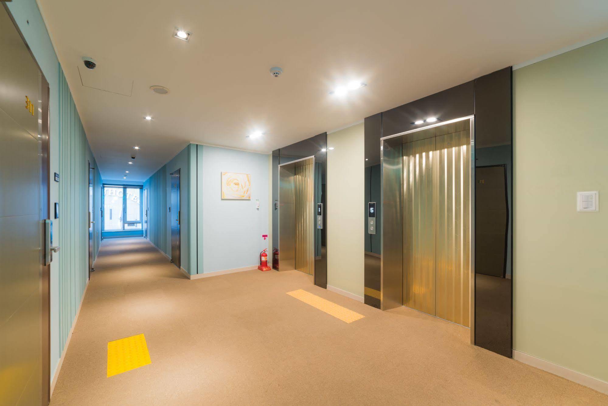Reborn Suwon Silkroad Hotel Εξωτερικό φωτογραφία
